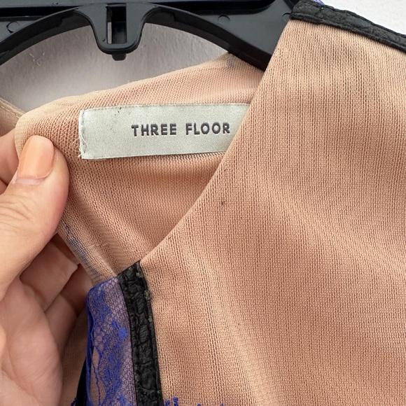 Three Floor Mesh and Lace Long Sleeve Mini Dress - Picture 6 of 9